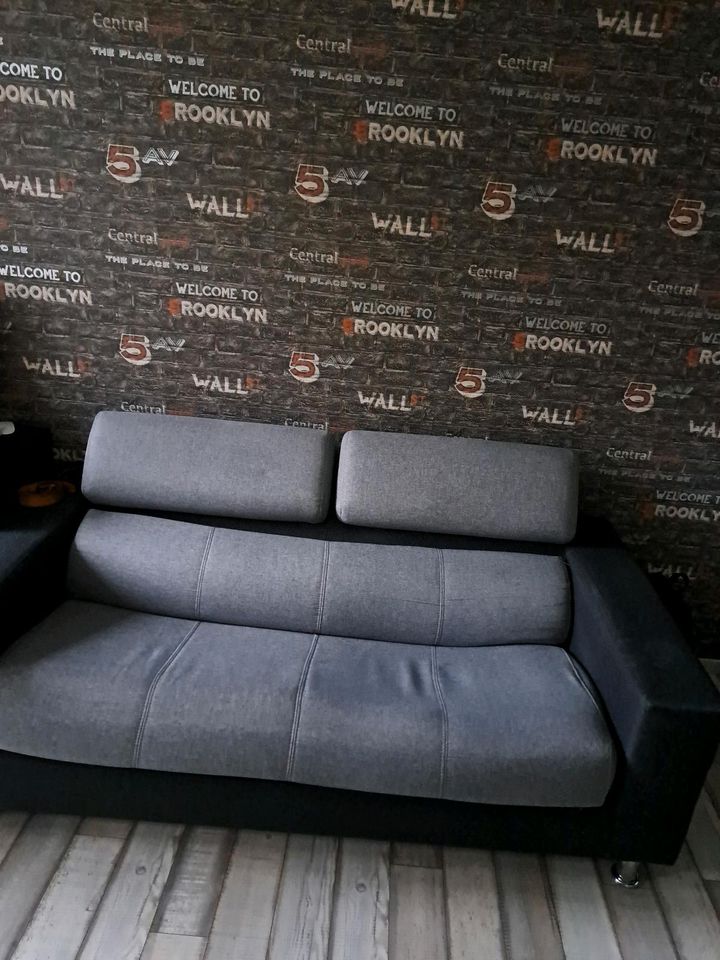 Schlafcouch in Grau in Düsseldorf