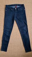 Guess Jeans Power-Skinny dunkelblau Gr. 34 Brandenburg - Neuruppin Vorschau