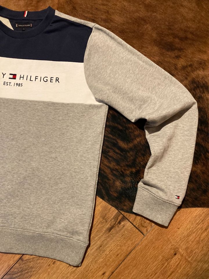 TOMMY HILFIGER Pullover/Sweatshirt, Gr. 176/16 in Freilassing