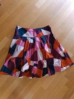 Rock Faltenrock rot bunt H&M Gr.38 Bayern - Langquaid Vorschau