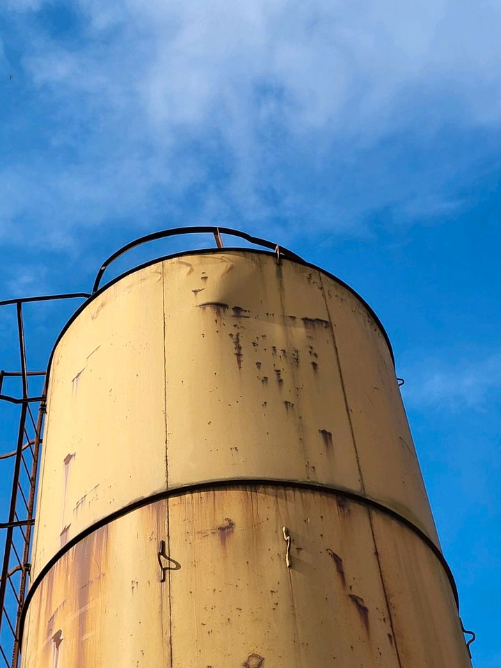 Hochsilo Stahlsilo Düngersilo Futtersilo in Hosenfeld