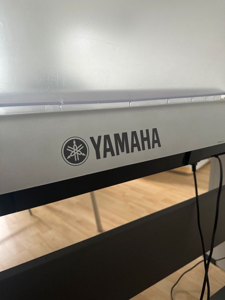 E-Paino Yamaha / Digital Piano P-85 in Obertshausen