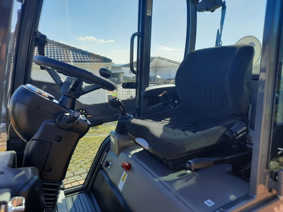 Vermietung Miete Verleih Radlader Stapler Baumaschinen m. Fahrer in Rinzenberg