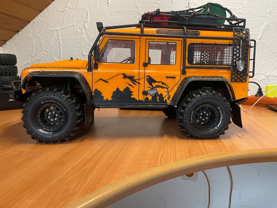 Traxxas trx4 Defender 1:10 in Biblis