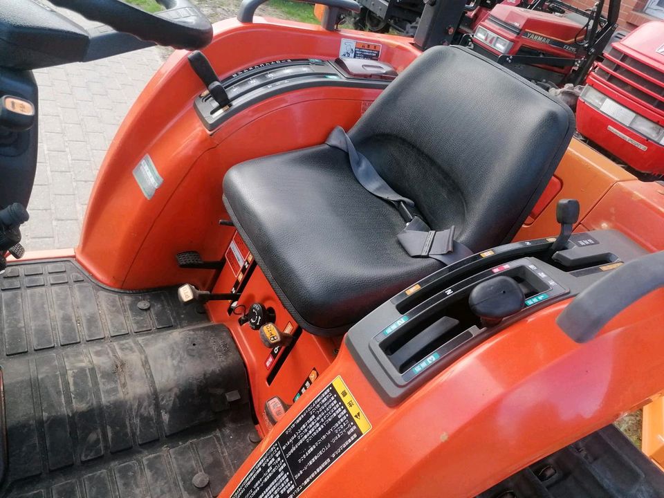 Kubota GT21 mit Ketten Kleintraktor Kettentraktor Gummiketten in Rossow