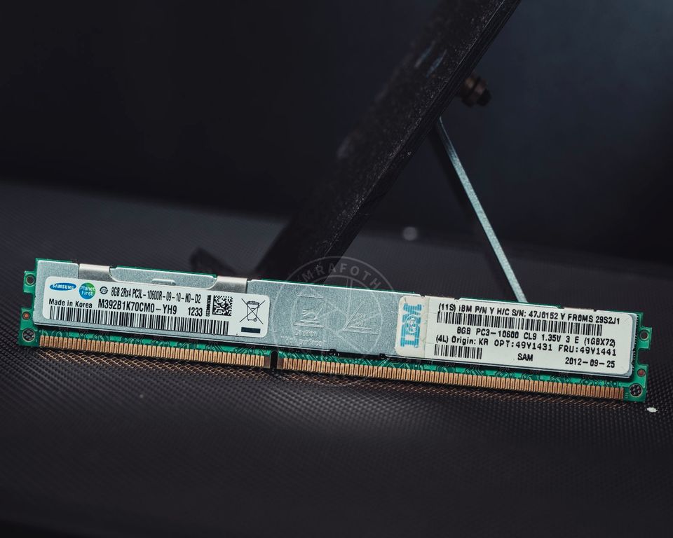 2x 8GB Samsung DDR3 ECC RAM 1333MHz (PC3L-10600R) in Dollern