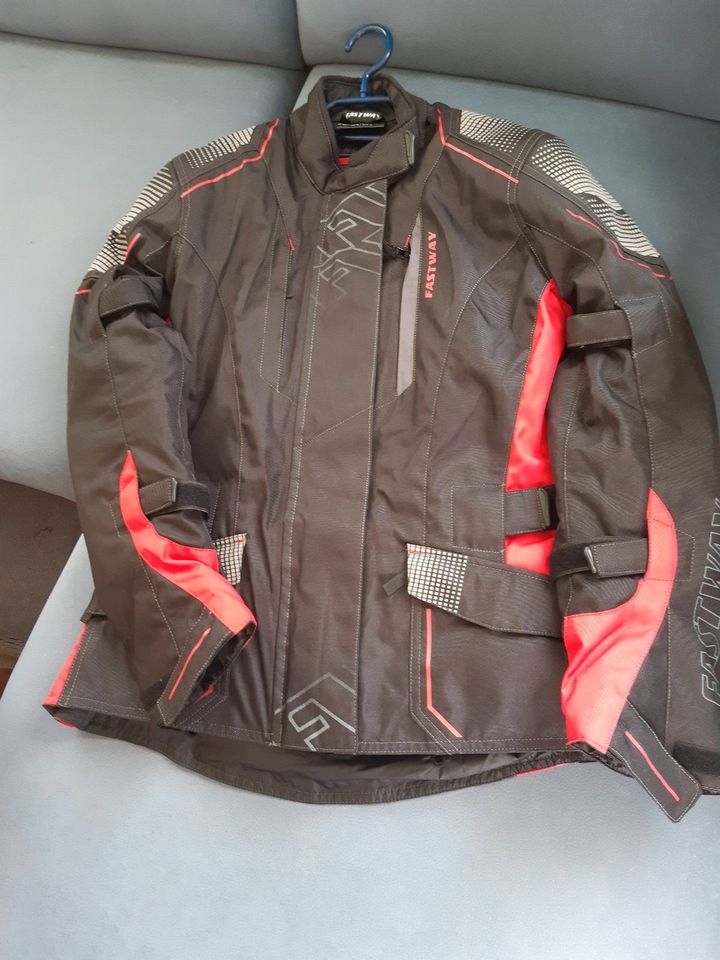 Damen Motorradjacke rot schwarz Fastway Gr. S 36 Innenfutter in Hilgertshausen-Tandern