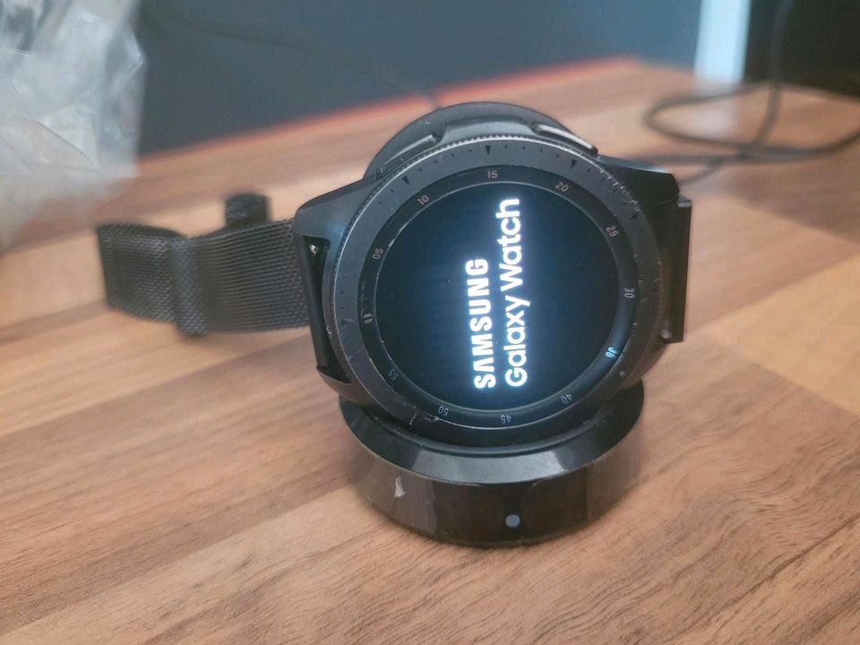 Samsung Galaxy Watch mit  extra Zubehör in Beratzhausen