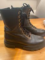 Leder Schnürstiefel Boots von Tommy Hilfiger Gr.41 schwarz Nordrhein-Westfalen - Hilden Vorschau