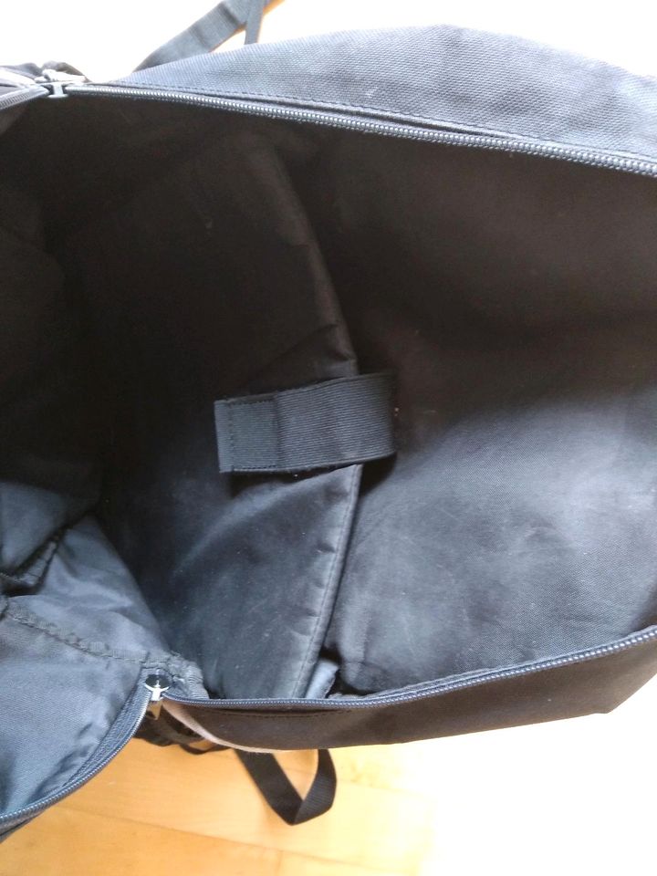 Geräumiger Puma Ferrari Rucksack ca 30 Liter Wanderrucksack in Nürnberg (Mittelfr)