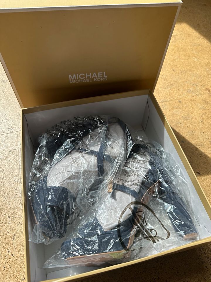 Michael Kors Absatzschuhe Gr.39 dunkel blau NEU in Essen