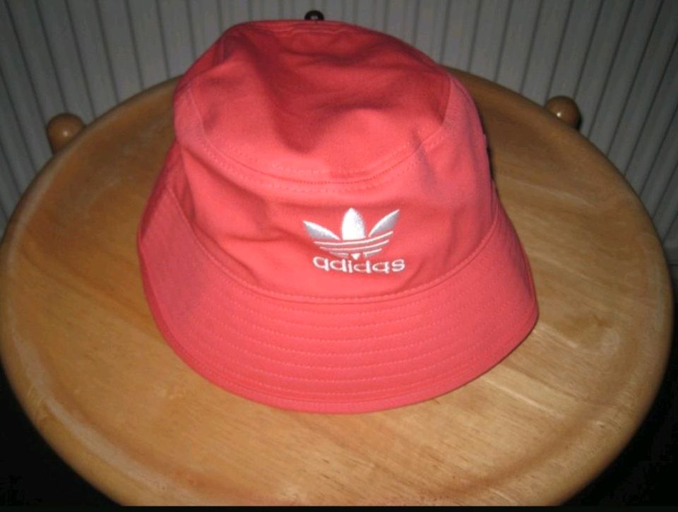 ADIDAS Bucket Hat, Hut, Sonnenhut, Sommer in Leichlingen