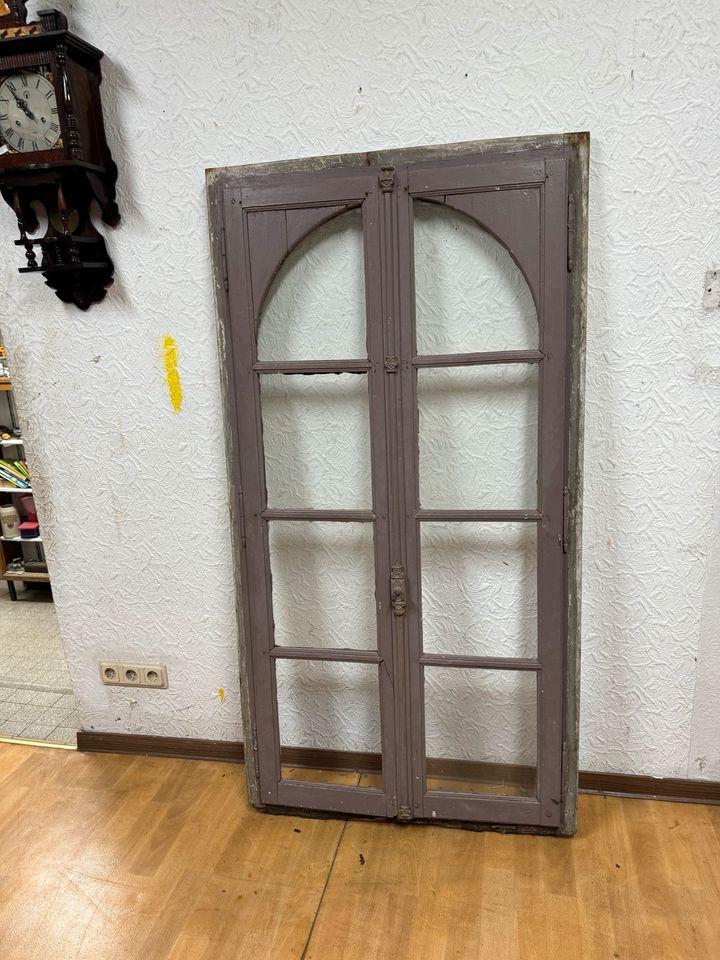 Schönes altes Sprossenfenster mit Rahmen Antik Fenster in Völklingen