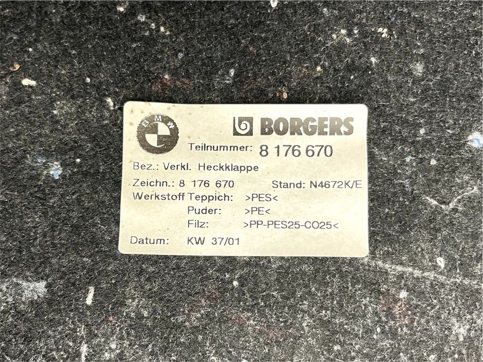 INNENVERKLEIDUNG HECKKLAPPE 8176670 + WERKZEUGFACH BMW e46 Limo in Niederzier