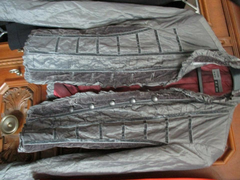 2 x Jacke exklusiv Trachtenjacken rot + grau S wenig getragen in Collenberg