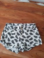 H&M Shorts Creme Weiß schwarz Feder 36 Baden-Württemberg - Gaggenau Vorschau