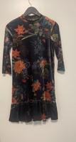Kleid von Stradivarius / Gr. M Köln - Porz Vorschau