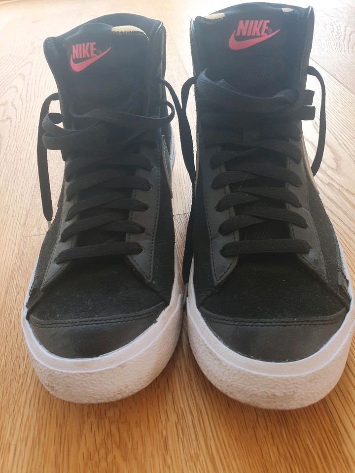 Sneaker Nike Blazer 77 Mid Gr. 40 wie neu in Offenbach