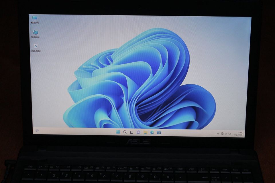 ASUS Laptop schwarz Intel 2,4 GHz 4GB Windows 11 in Dautphetal