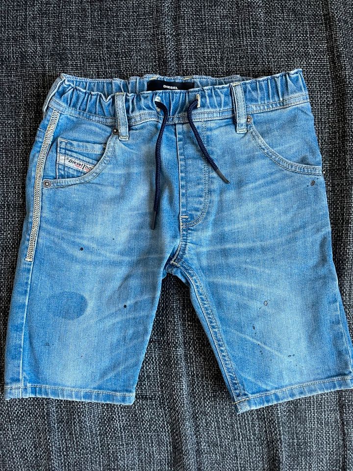 Kinder DIESEL Jeans Shorts / Gr. 116 in Neuching