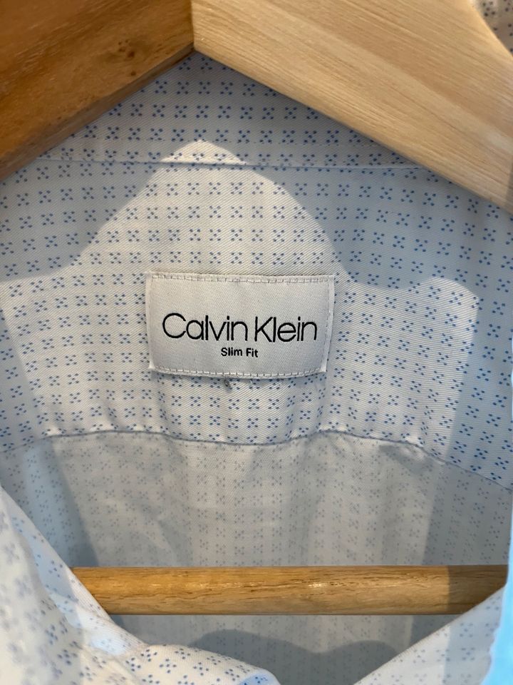 4 Hemden (Calvin Klein & Olymp) in Nürnberg (Mittelfr)