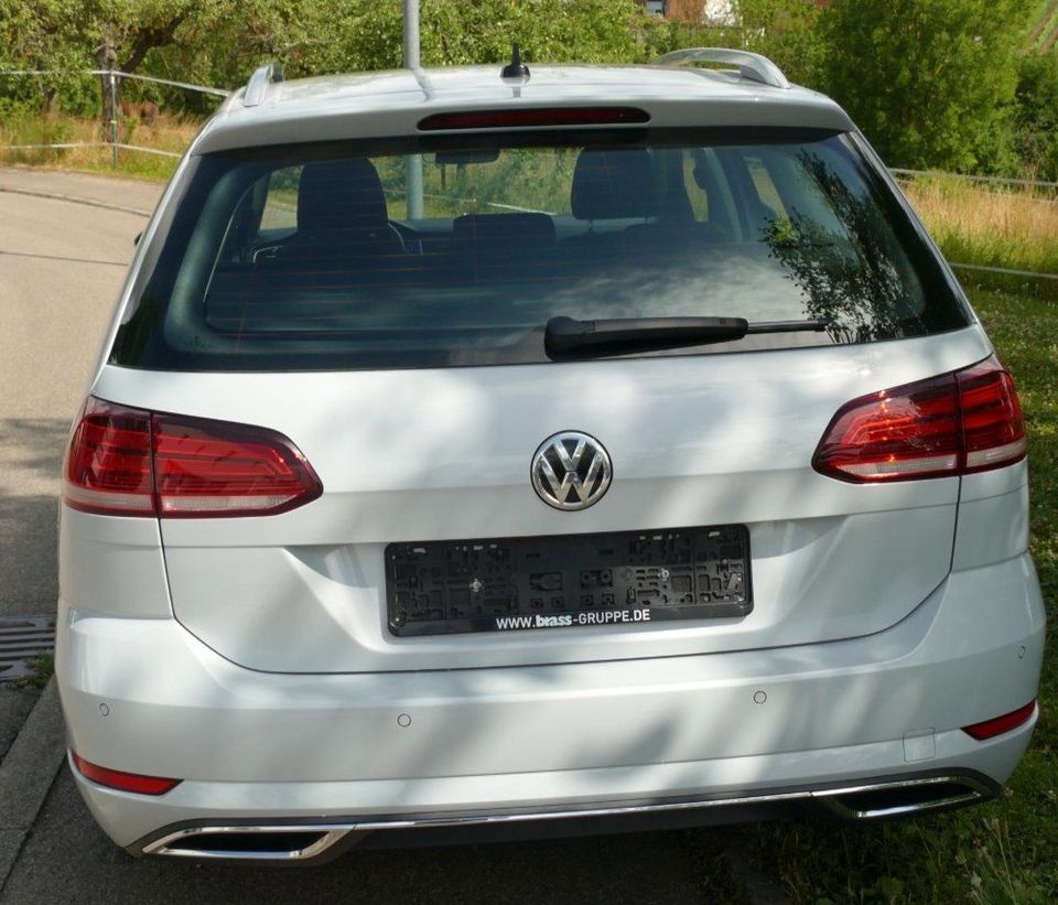 VW Golf VII Kombi 2.0 TDI Highline BlueMotion DSG 1.Hand in Löchgau