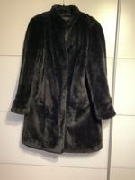 Kunstfell Jacke/Kurzmantel von Olsen schwarz Größe 40 Hessen - Schwalmstadt Vorschau