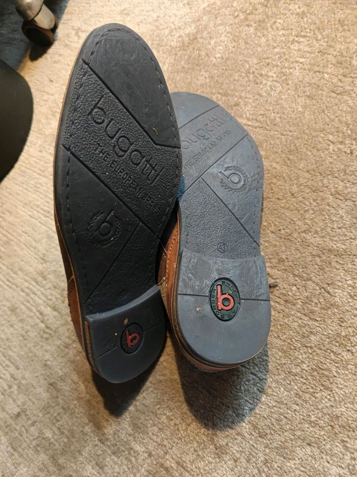 Bugatti Schuhe, echtes Leder, braun Gr. 43 in Coesfeld