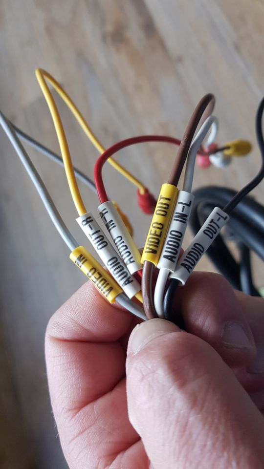 Scart Kabel auf 6x Cinci in Dinkelsbuehl