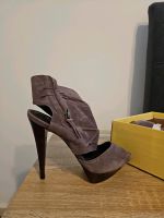 High Heels von Buffalo gr. 39 Velours Leder in Grau Nordrhein-Westfalen - Nümbrecht Vorschau