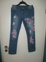 Jeans Hose mit Blumenmotiv mit verstellbarem Bund in Gr. 152-Top! Rheinland-Pfalz - Rittersdorf Vorschau