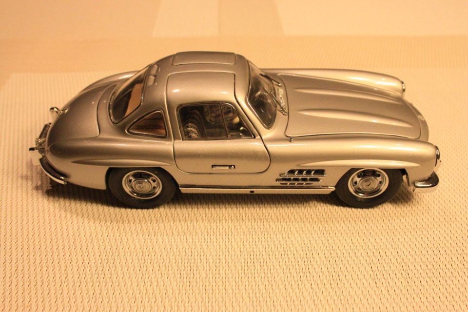 Franklin Mint 1954 Mercedes Benz 300 SL Vitrine Display Zertifika in Griesheim