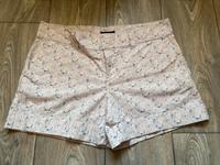 Tommy Hilfiger Shorts Damen Gr. 42/US 12/XL flieder Blumen Leipzig - Möckern Vorschau