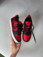 Nike Schuhe Schwarz/Rot, Sneaker Hessen - Hochheim am Main Vorschau