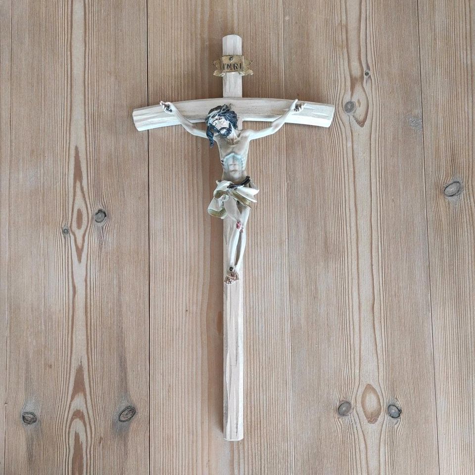 Holzkreuz Kruzifix mit Jesus aus Südtirol in Leipzig