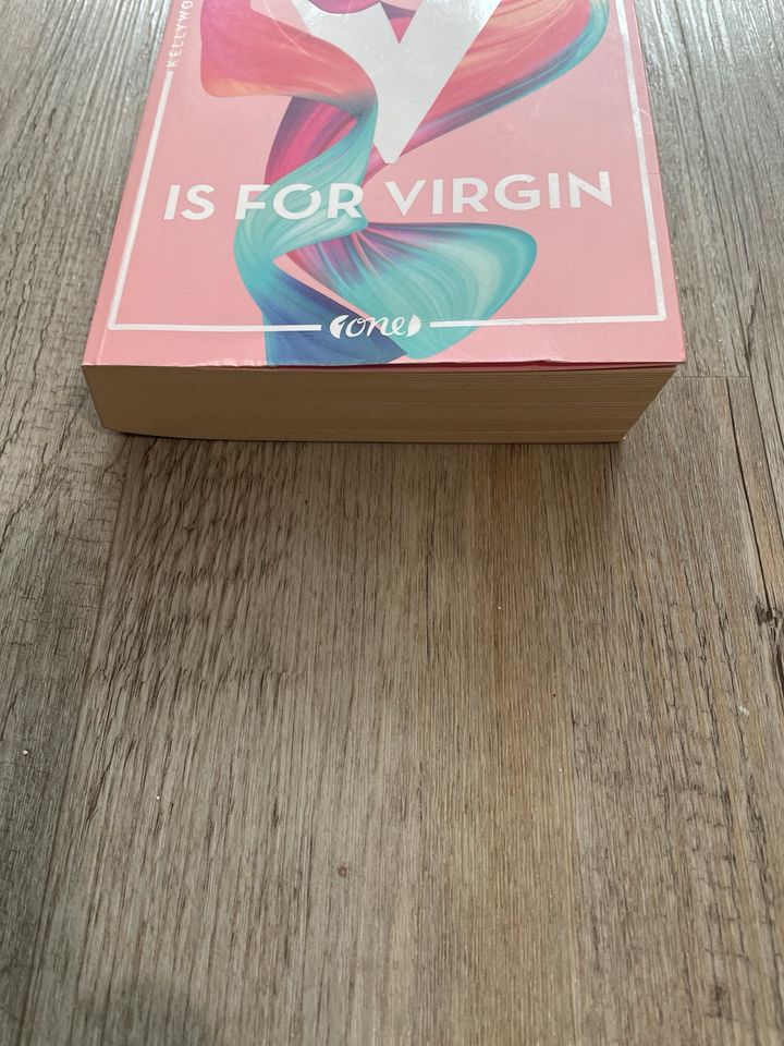 Is for Virgin - Kelly Oram in Hamburg