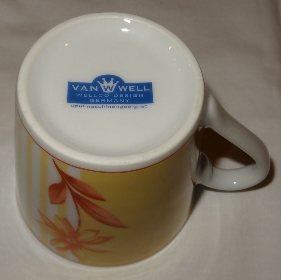 C Van Well Tasse Kaffeetasse Porzellan gelb Blumendekor H 7,7   6 in Urbar