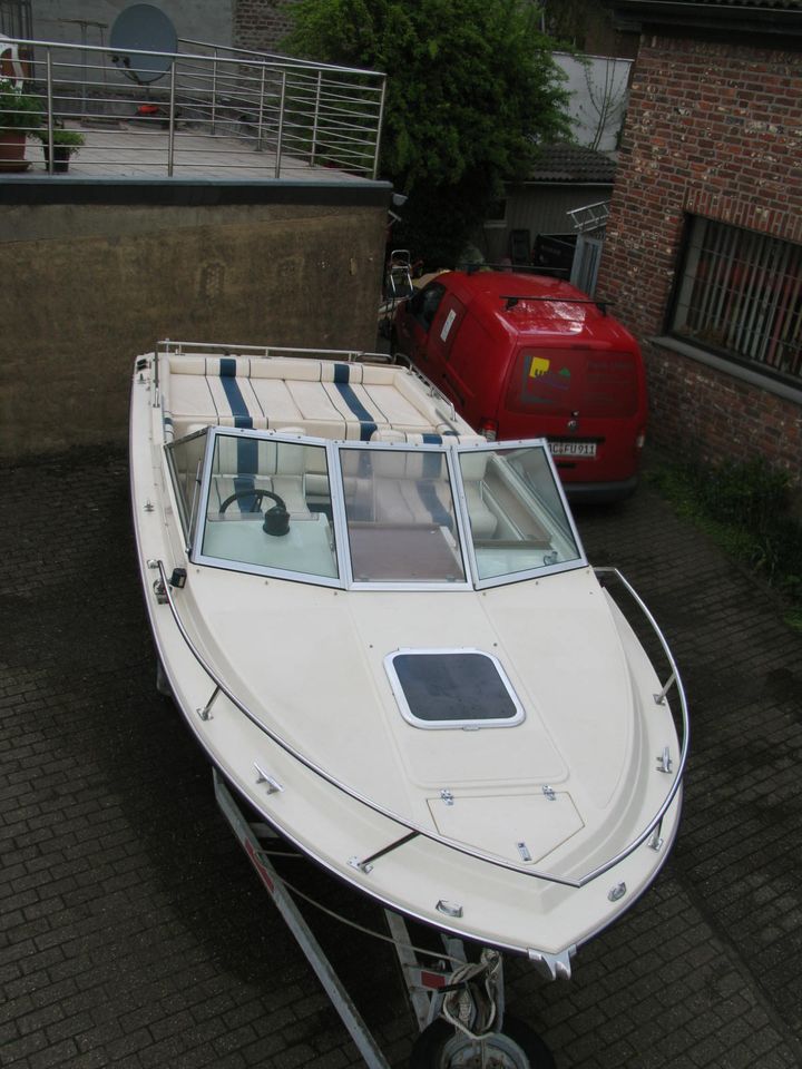 Sportboot Glastron Aventura 214 Seit 29 Jahren unbenutzt !!! in Aachen