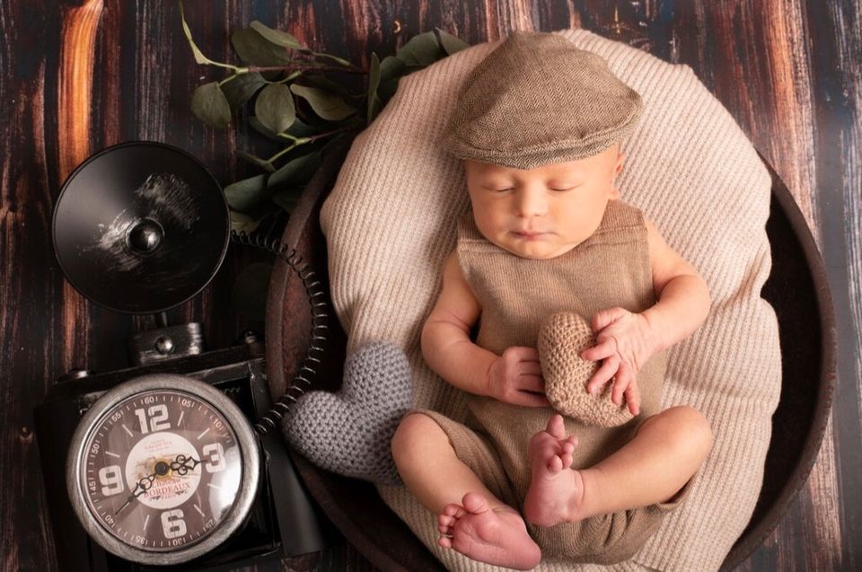 Fotoshootingset Newbornshooting Schiebermütze und Fliege in Oederan