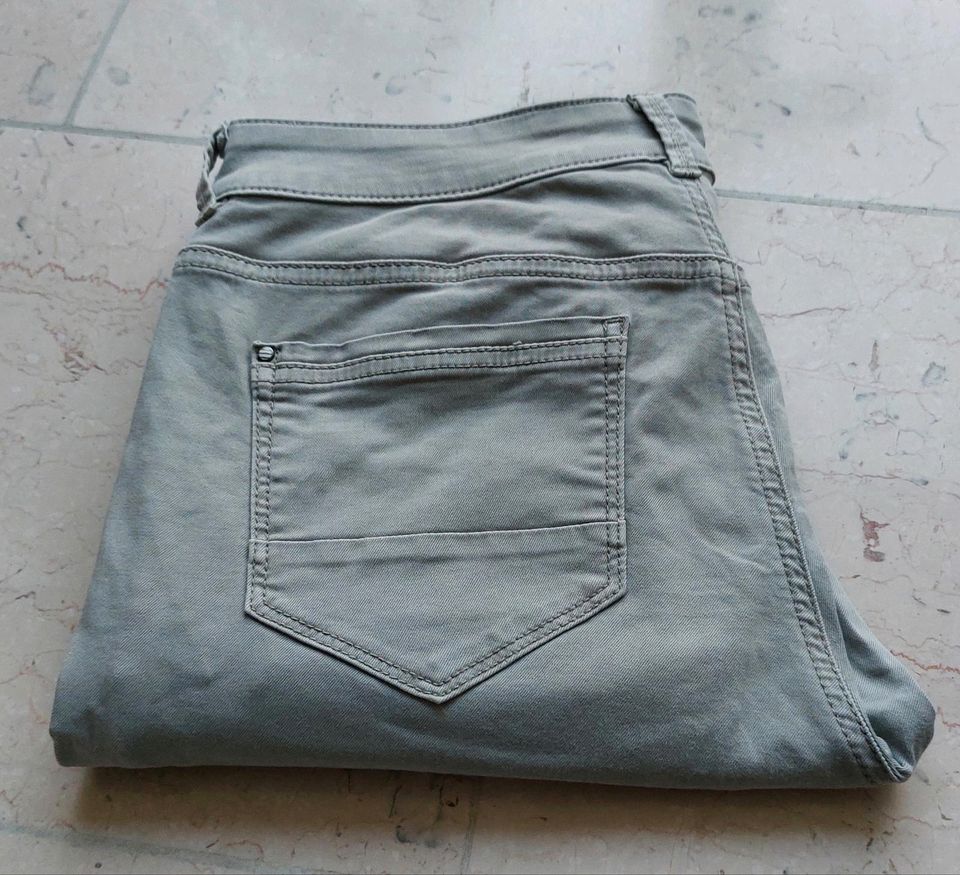 Esprit Skinny graue Jeans Größe 38 L32 in Mauritz