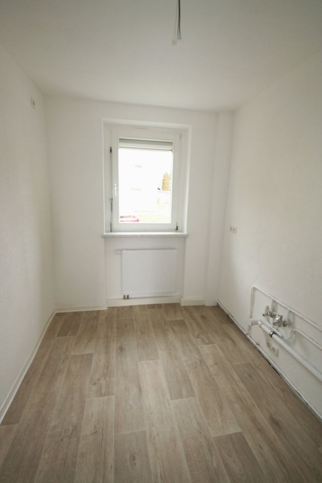 Neu sanierte Wohnung in ruhiger Siedlung!!! in Oberlungwitz