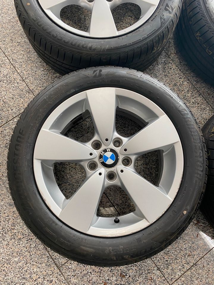 Original BMW 5er E60/61 Alufelgen Sommerreifen 225/50R17 Bridgest in Pfullendorf