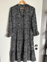 Vero Moda Midi Kleid schwarz weiß Muster gr M Nordrhein-Westfalen - Lippstadt Vorschau