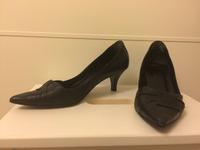 Akira Pumps Leder schwarz Spitz Absatz Kittenheel Büroschuhe Köln - Ehrenfeld Vorschau
