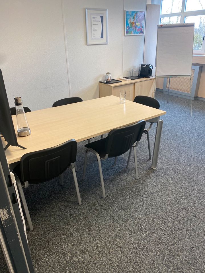 Büromöbel Schrank, Beratertisch Konferenztisch in Bielefeld