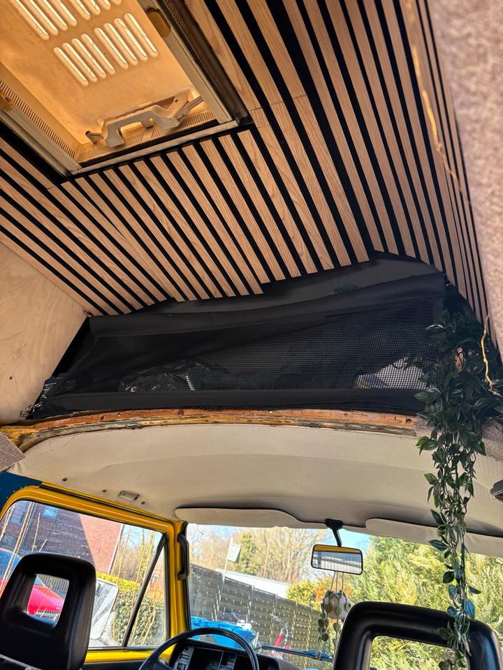 VW T3 Bulli/Camper inkl. Sonnensegel, Fahrradhalterung & Matratze in Emden