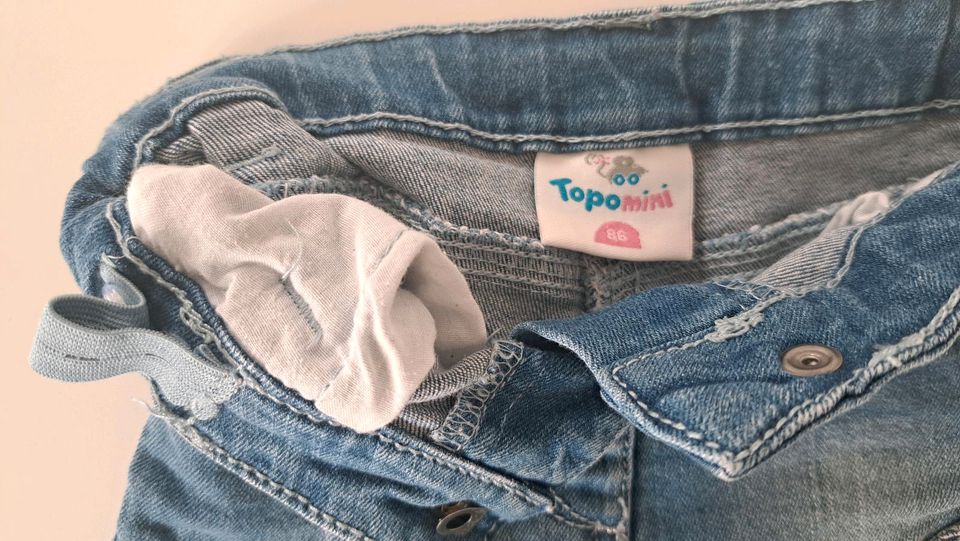 Topomini Jeans Shorts gr.  86 in Lügde