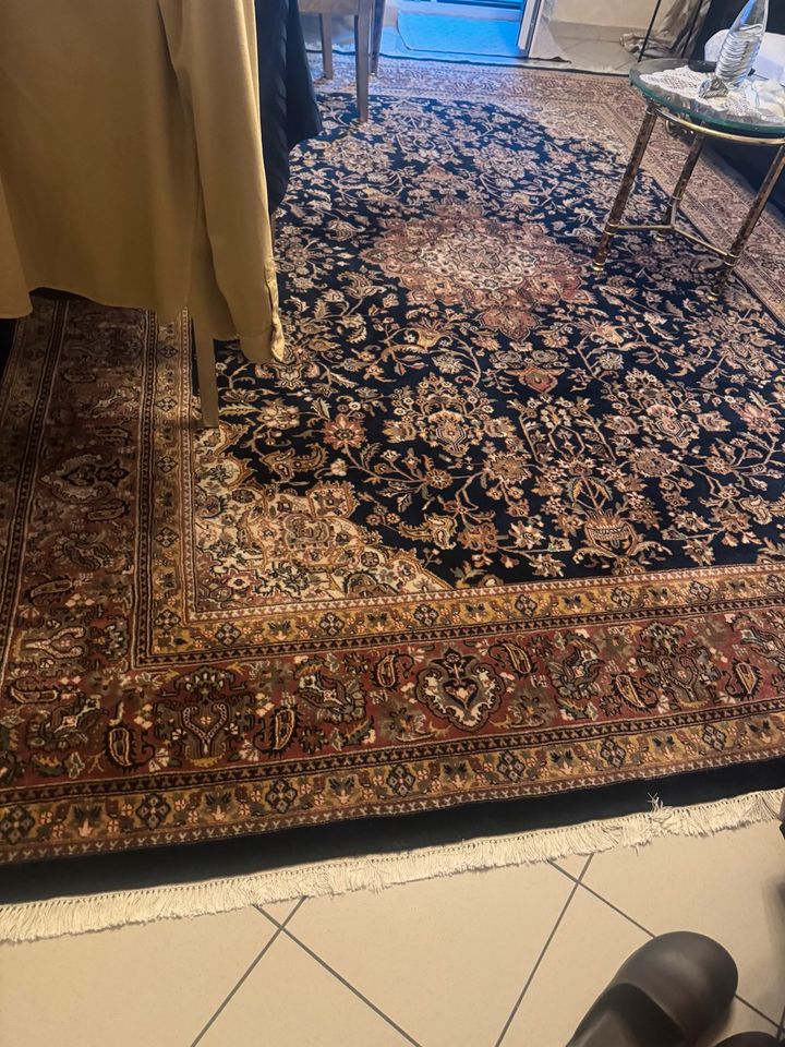 Iranische Schurwolle mit Seide Teppich in Köln