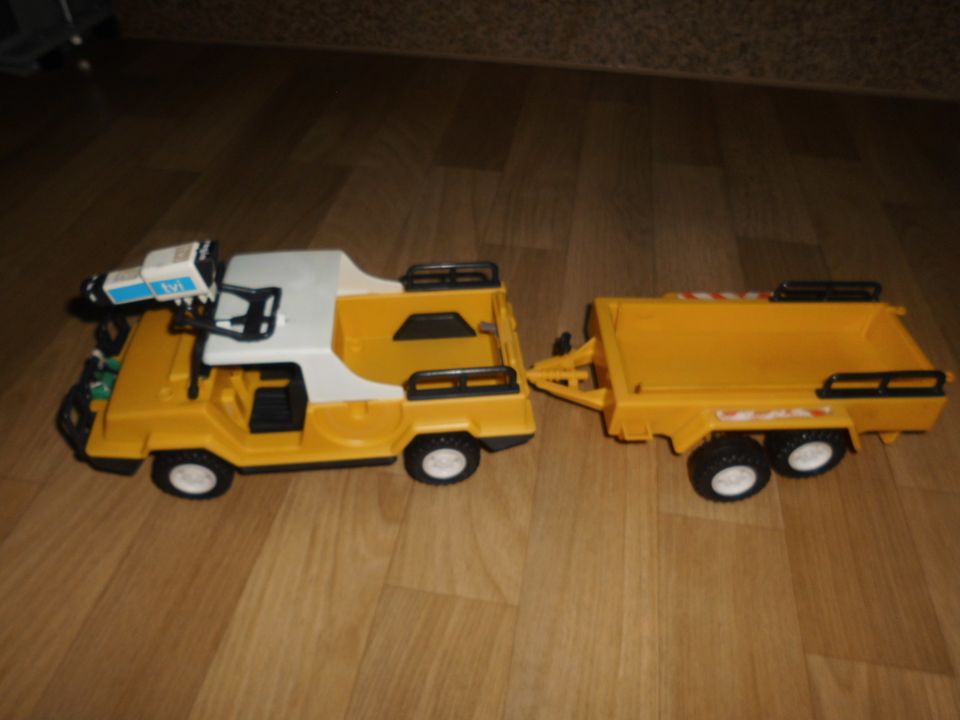 Playmobil: 5 Fahrzeuge (3x mit Hänger) + 1 Boot, Bj.1977 - 1981 in Berlin