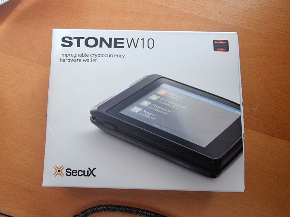 Neuwertiger Crypto Hardware Wallet SecuX Stone W10 in Hohentengen am Hochrhein